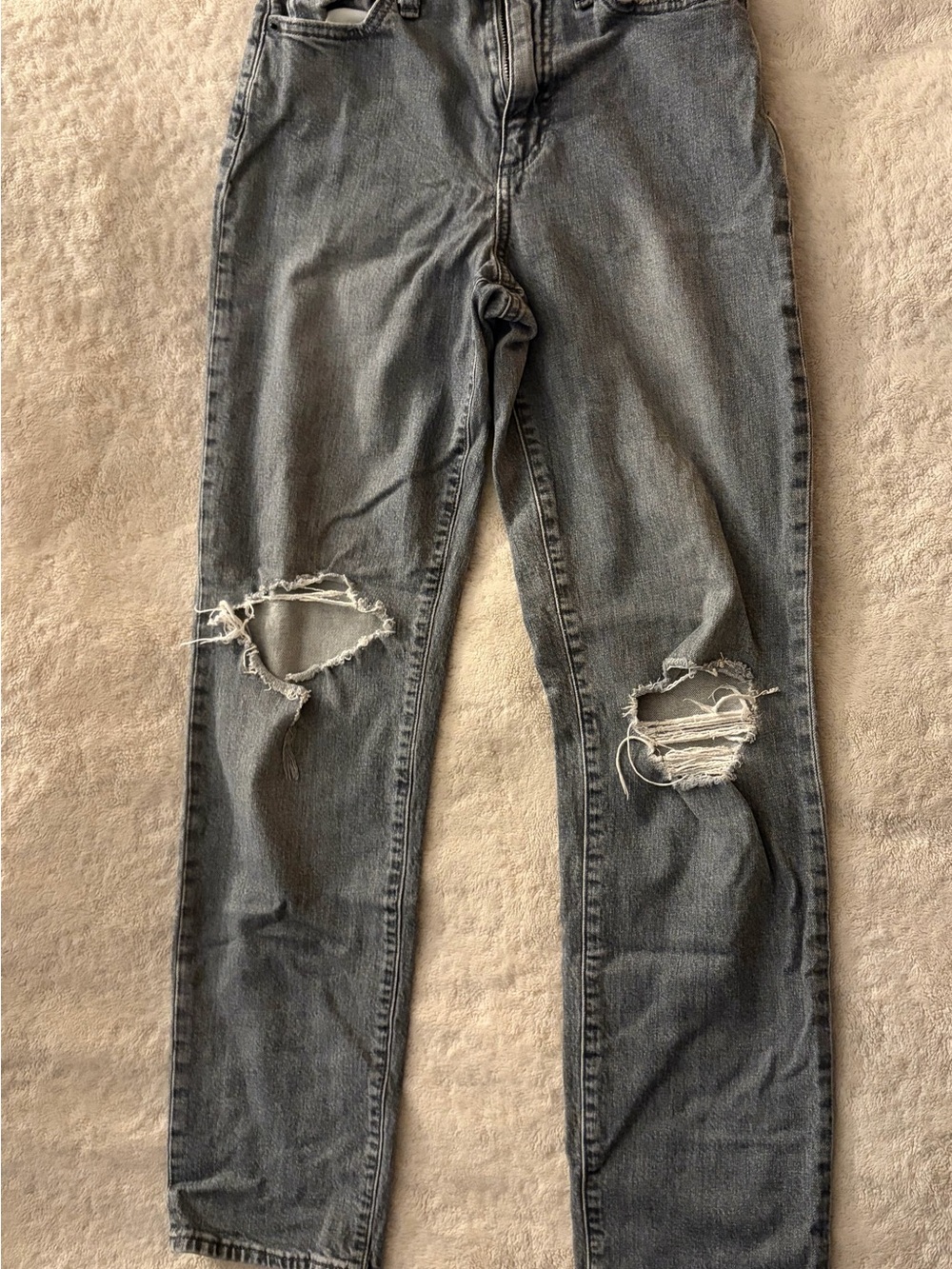Universal Thread Straight Leg Distressed Jeans - Gray